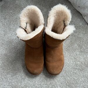 Tan Midi Uggs